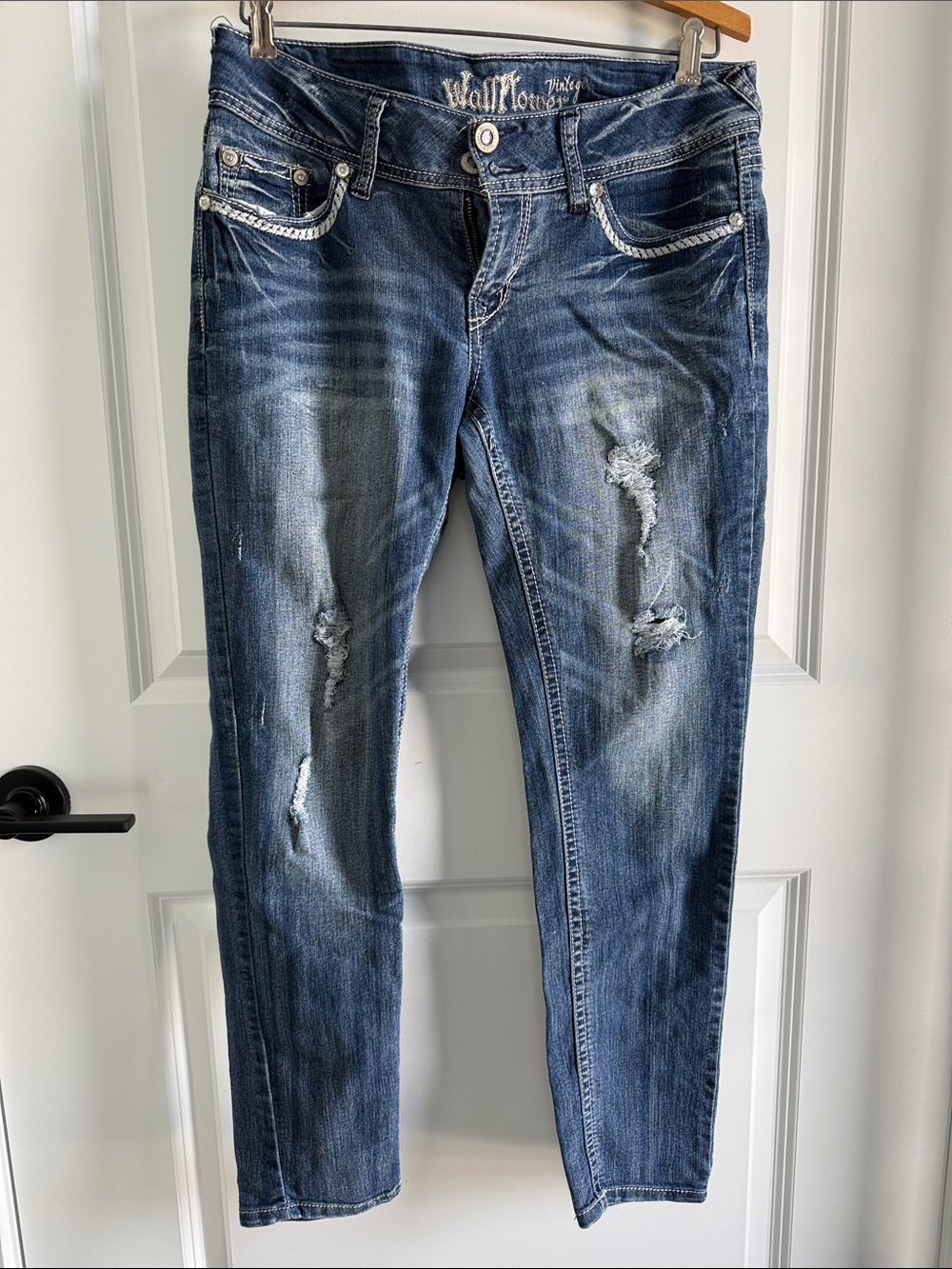 Wallflower Vintage Women's Dark Blue Distressed Skinny Jeans